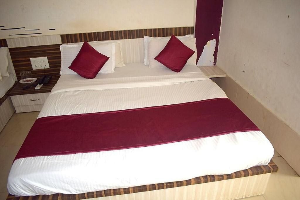 Hotel Motera Inn Deluxe AC Room 2