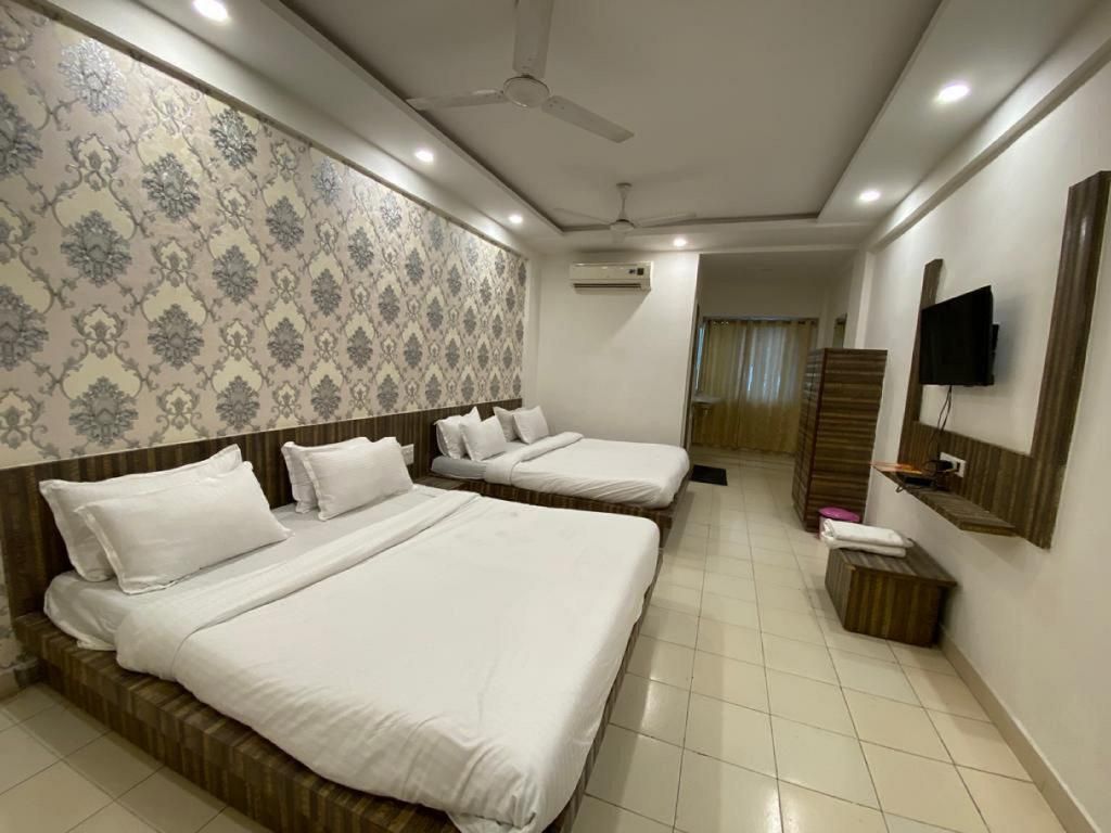 Deluxe Quadruple AC Room