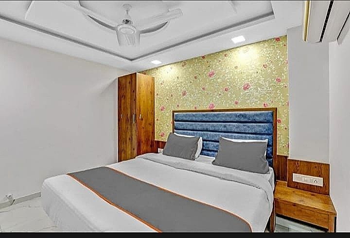 undefined Hotel Lux Inn 4