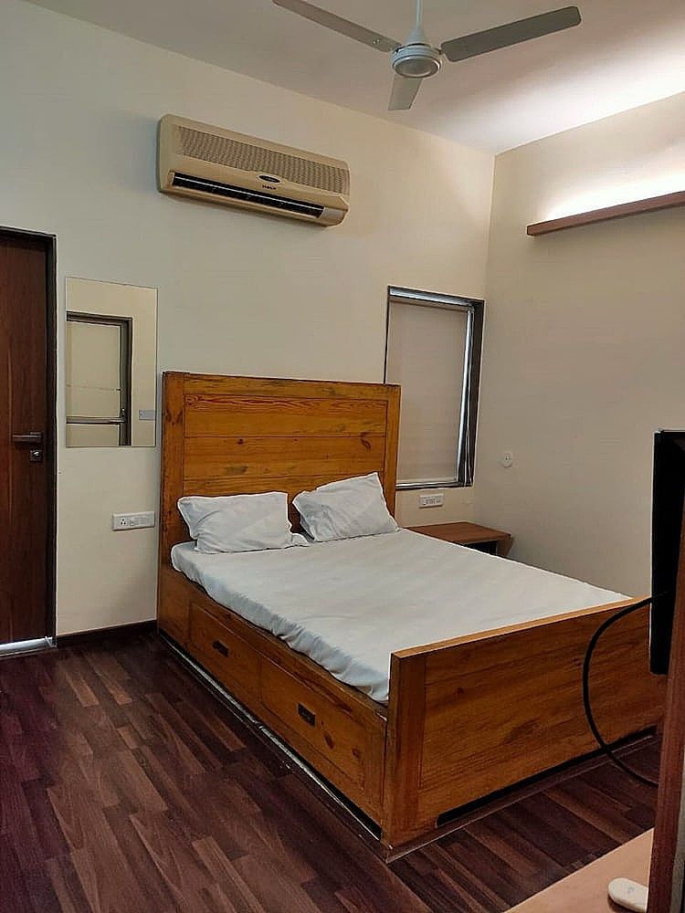 Hotel Milan Gurukul Road Deluxe Double Room 2