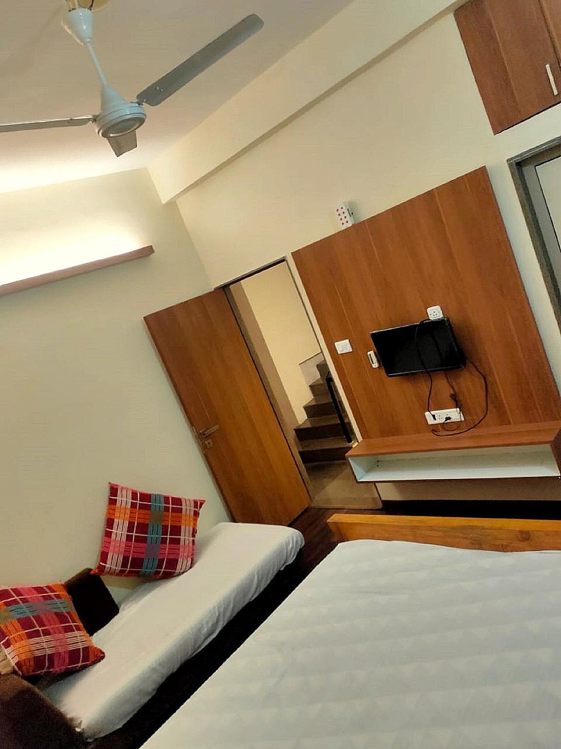 Hotel Milan Gurukul Road Double Room 3