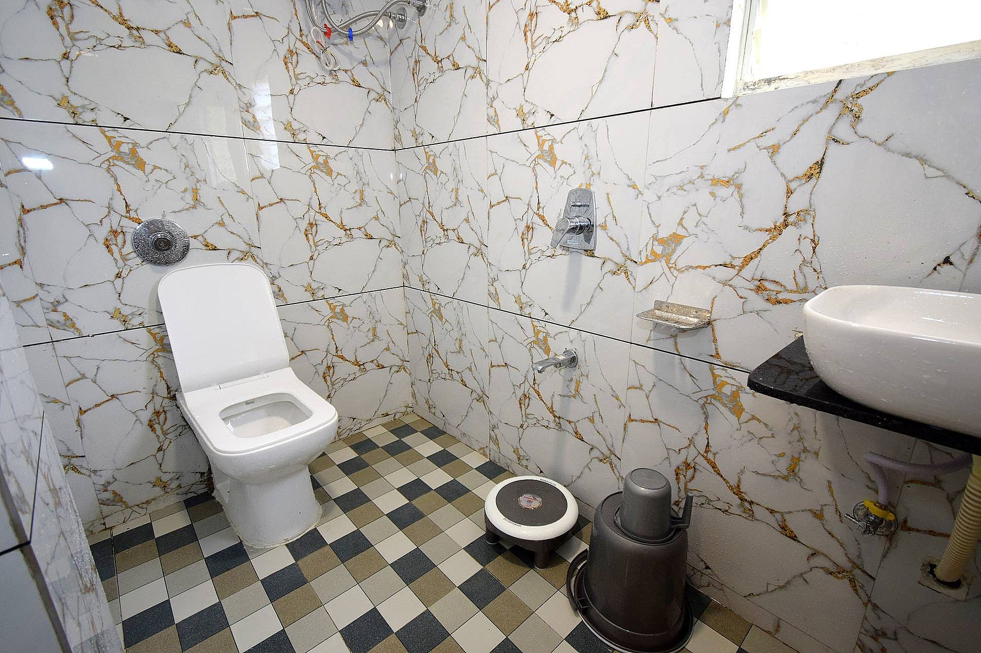 Deluxe Three Bed AC Room