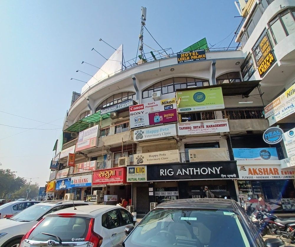 undefined Hotel Leela Palace 6