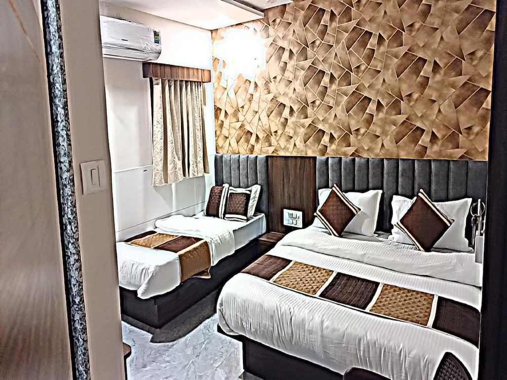 Three Bed AC Room
