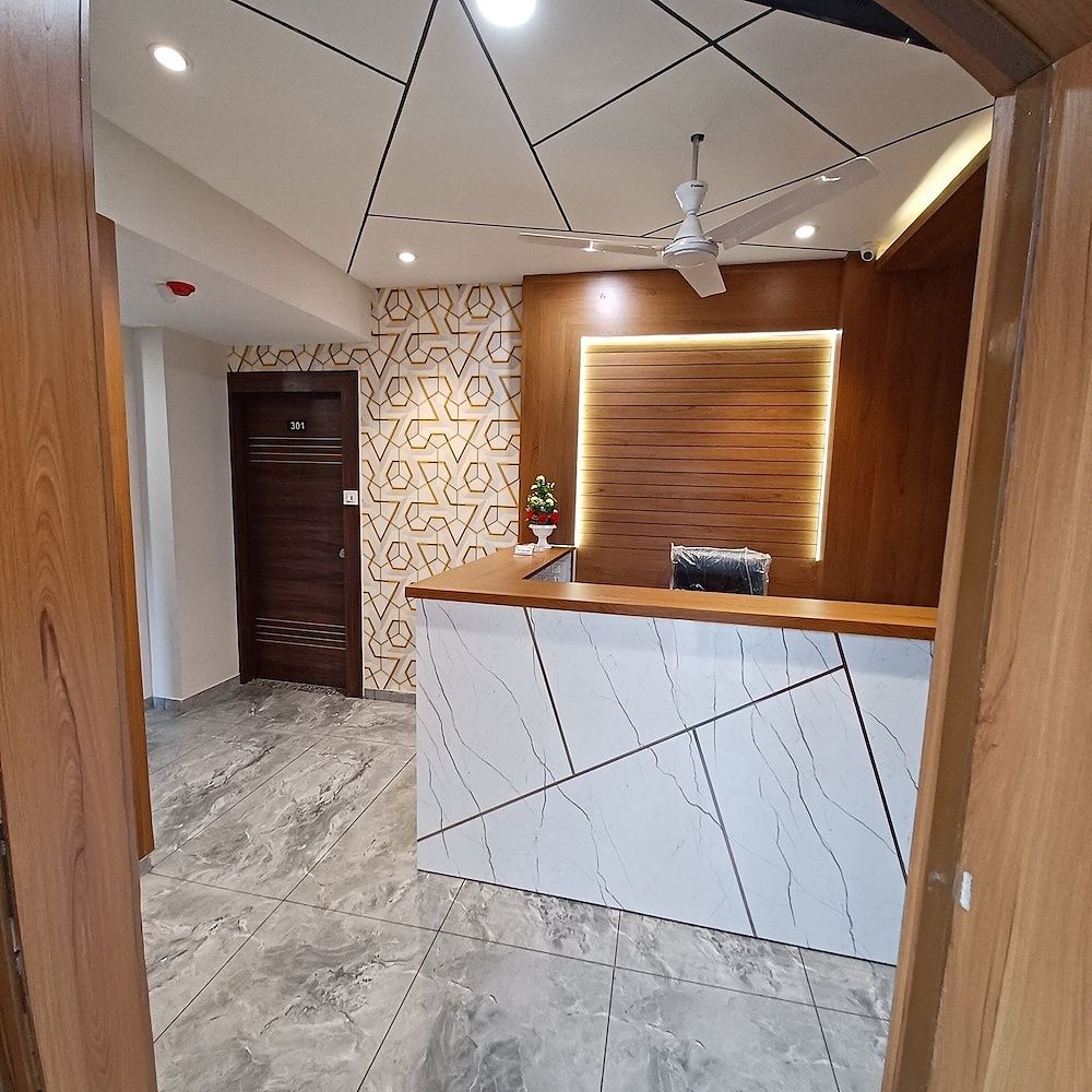 undefined Hotel Leela Palace 2