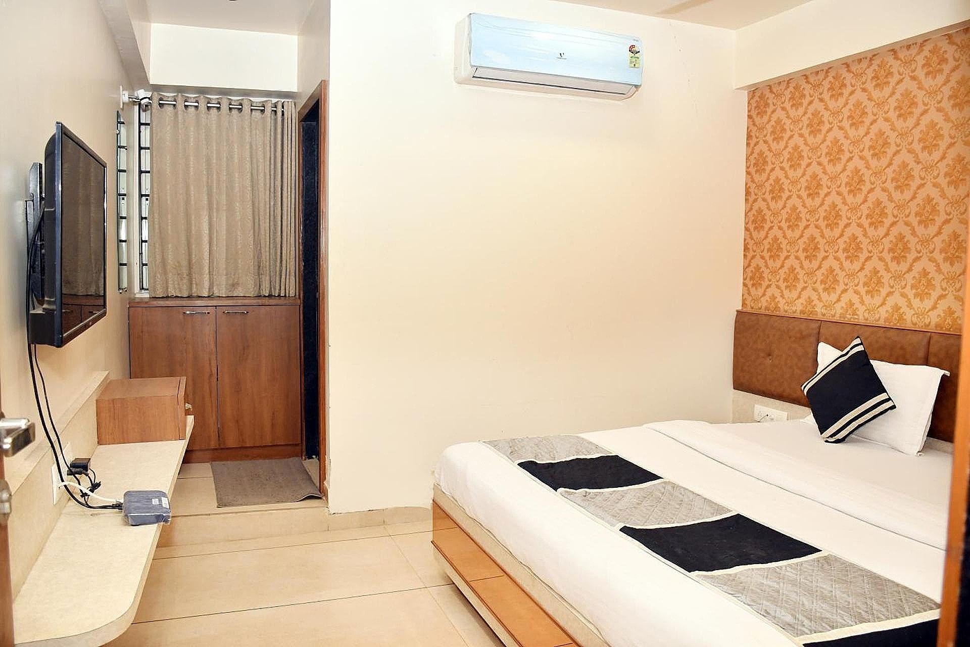 FabHotel Bharosa Inn Deluxe Room 7
