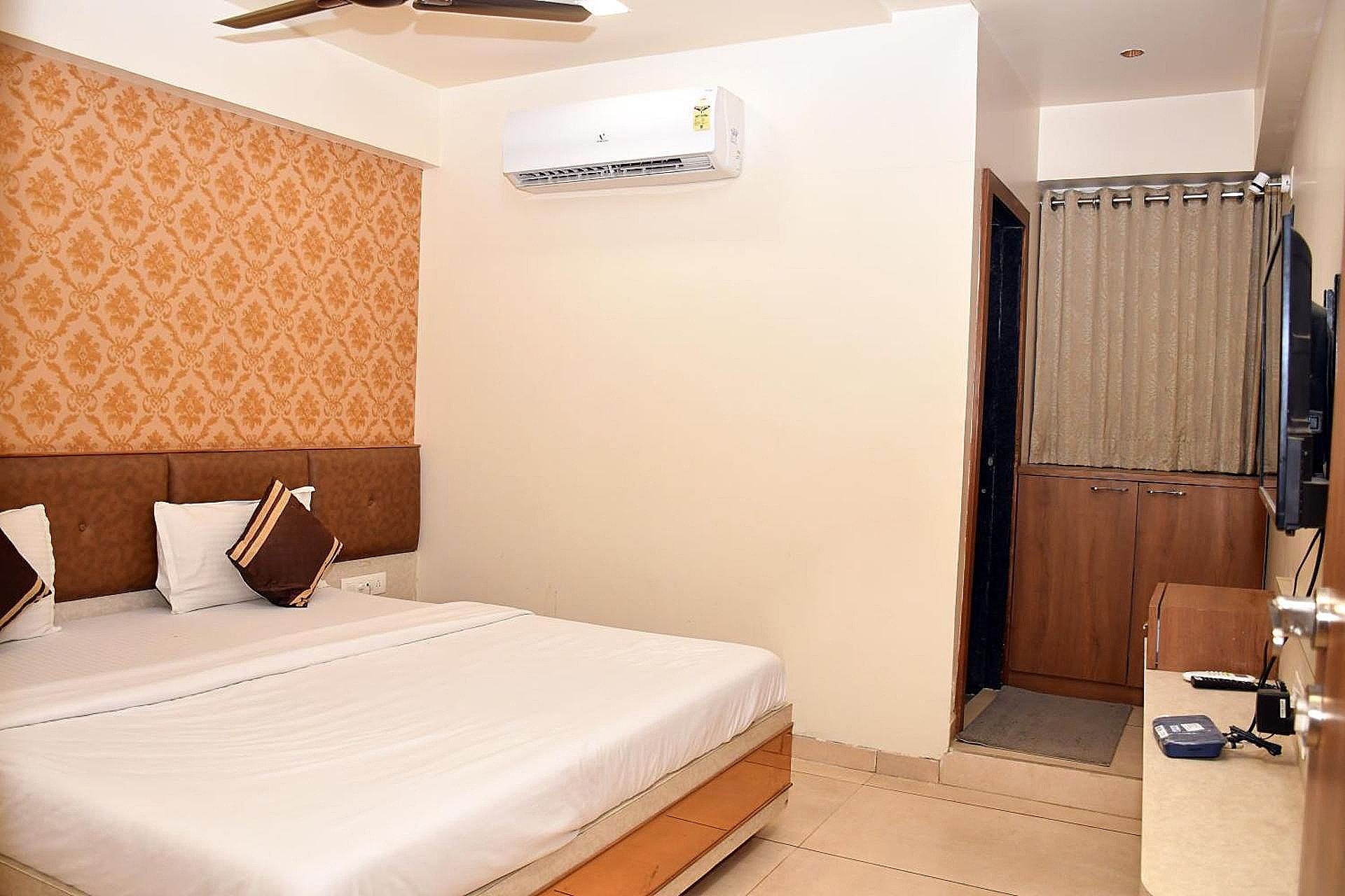 FabHotel Bharosa Inn Deluxe Room 9