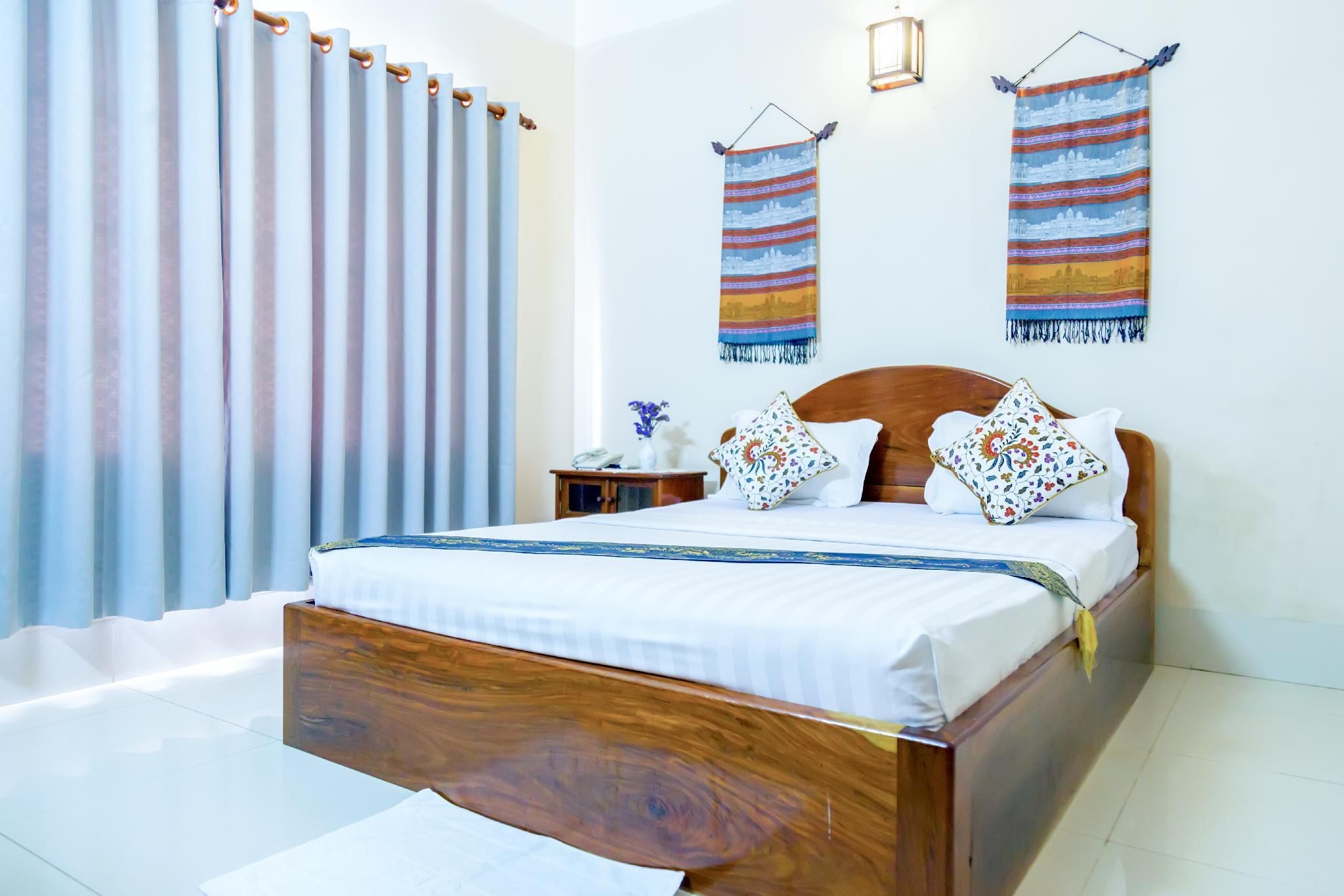 Siem Reap Riverside Hotel Standard Double Room 2