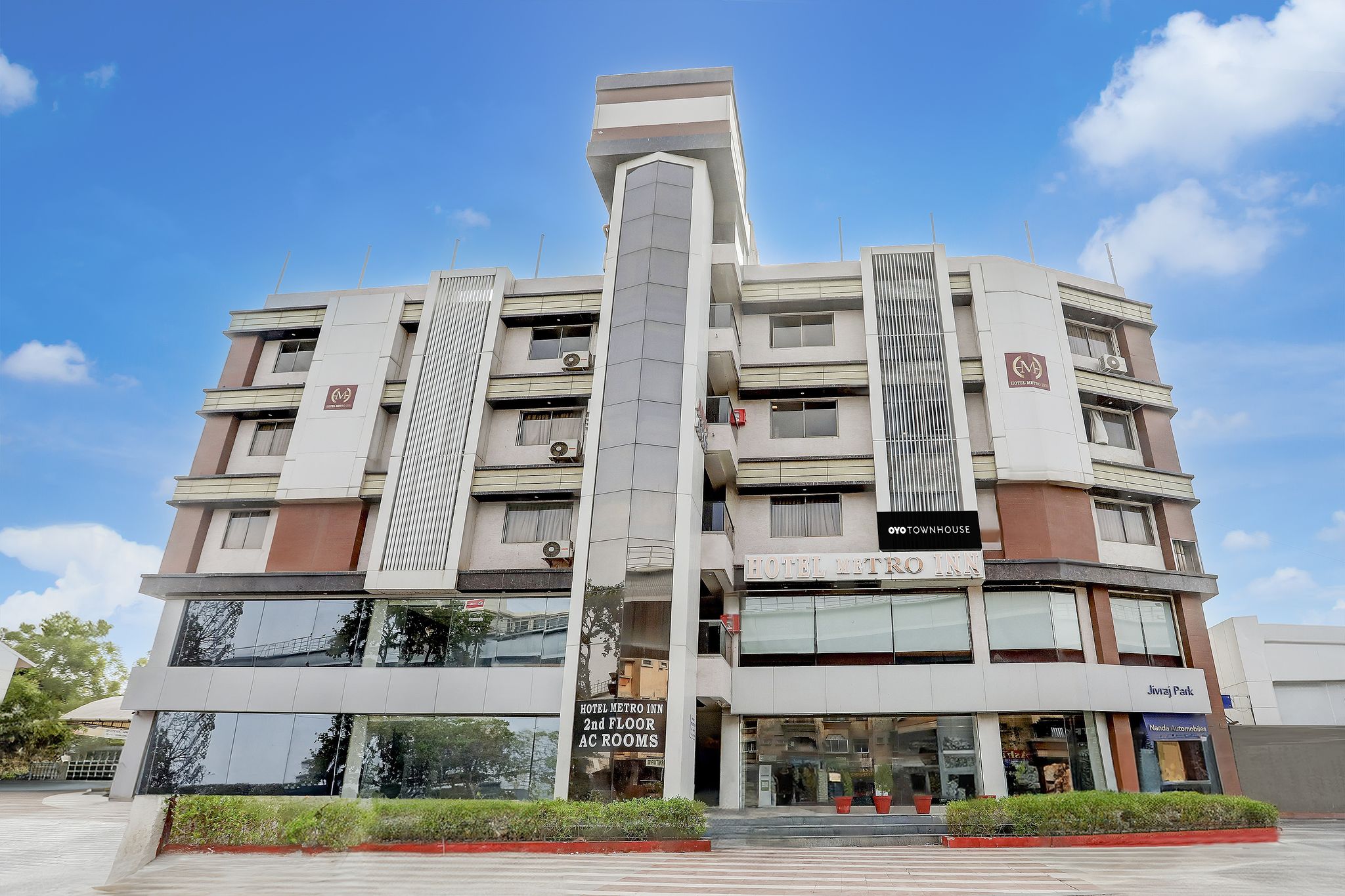 Super Townhouse Prahladnagar