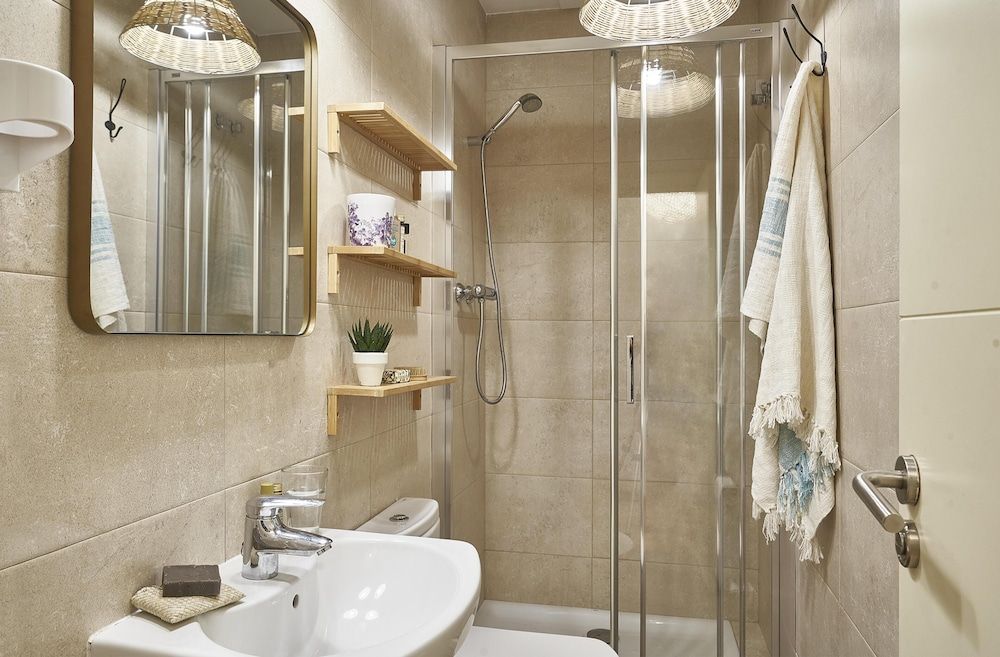 Barcelona Sants Station Apartments 3 Bedroom Apartment, 2 Bathrooms 11