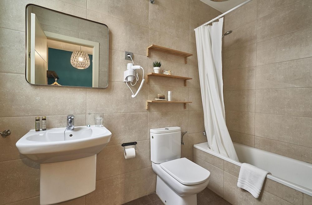 Barcelona Sants Station Apartments 3 Bedroom Apartment, 2 Bathrooms 13