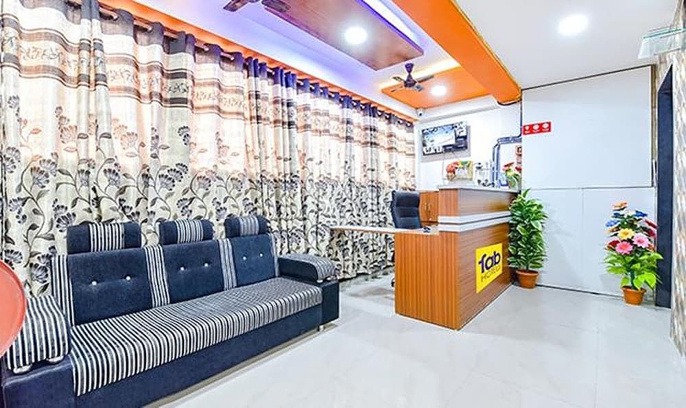 undefined Fabhotel Green Park 3