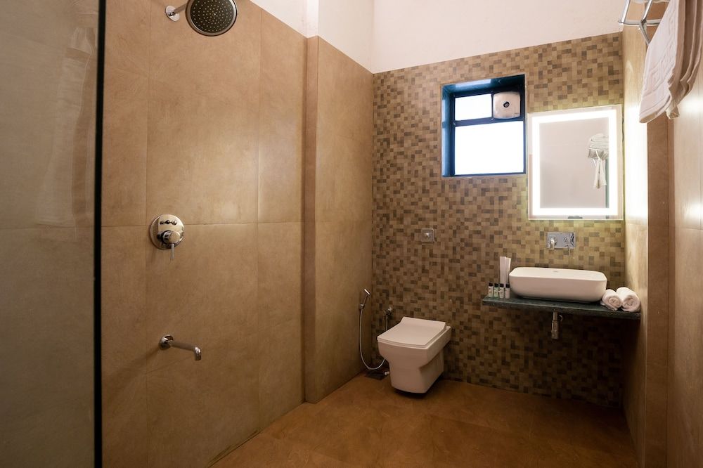 Vaarsa By Bay Hotels Deluxe Room 4