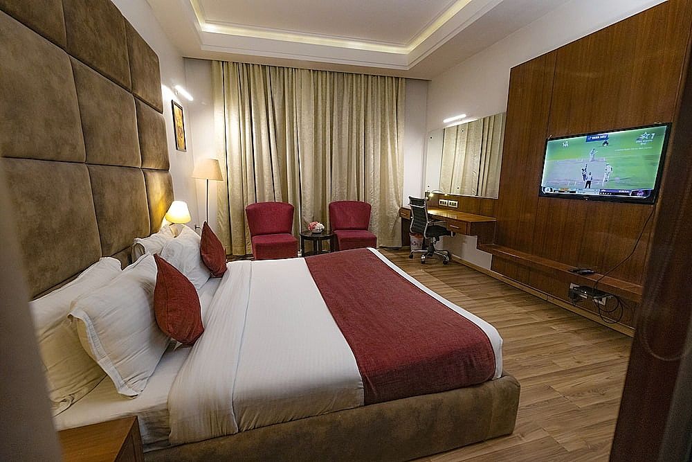 SH&B - Hotel Millennium Inn, Prayagraj Executive Room, 1 Bedroom, Non Smoking, Refrigerator 3