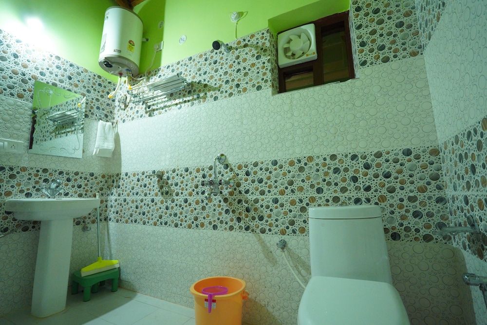 Kasar Serenity Almora Super Deluxe Room with Terrace (Mountain View) 10