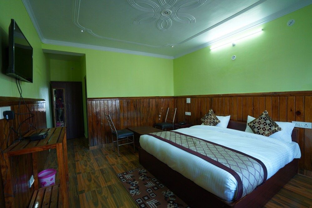 Kasar Serenity Almora Super Deluxe Room with Terrace (Mountain View) 6