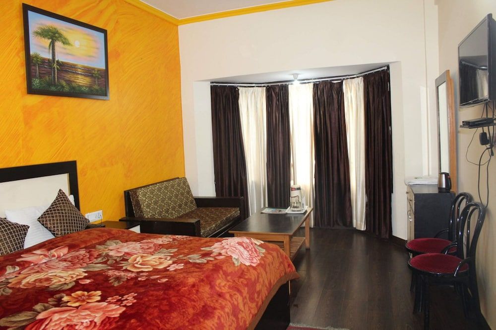 Hotel Himadri Almora Executive Double Room 4
