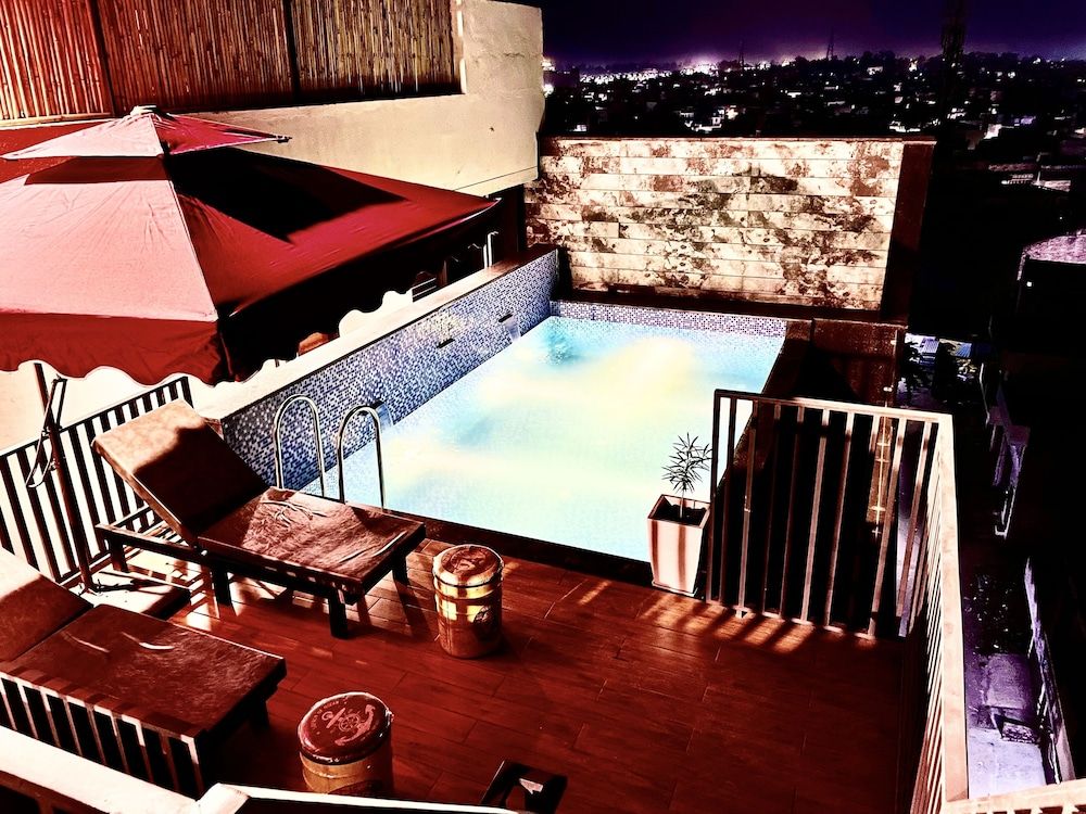 Rooftop pool