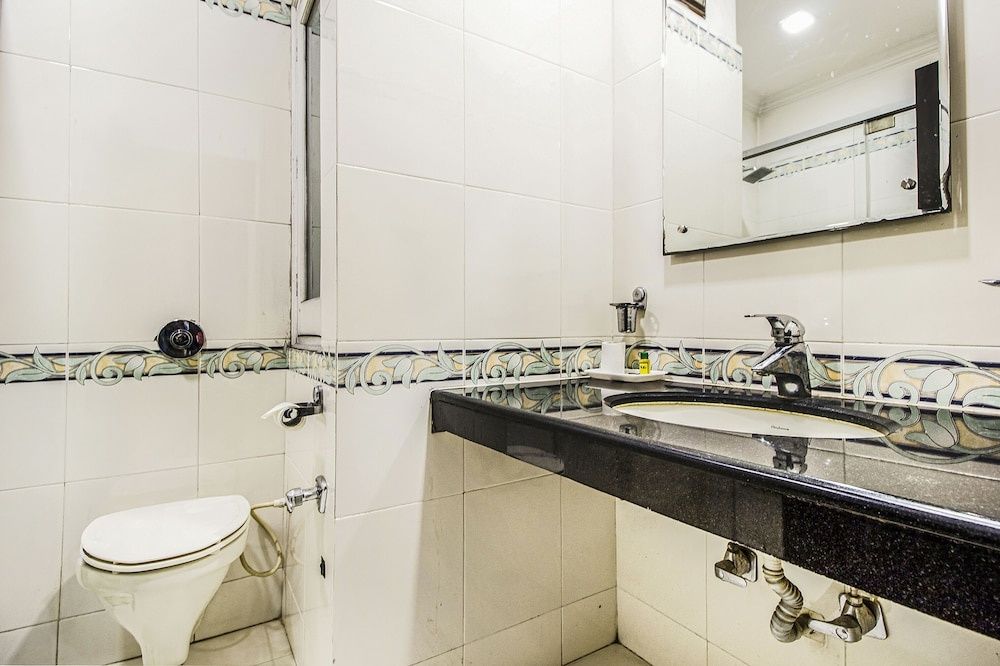 Fabhotel Aaykay Deluxe Room 3