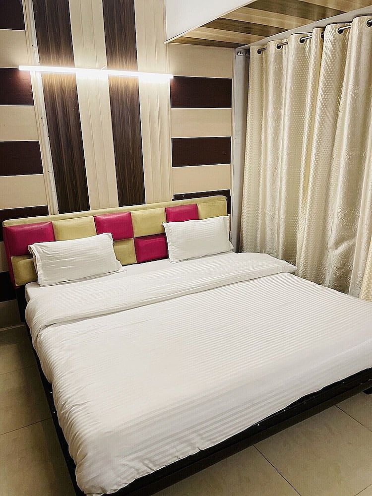 Hotel R.S. Residency  Deluxe Room 3