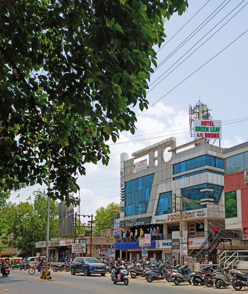undefined  Hotel Green Leaf 7