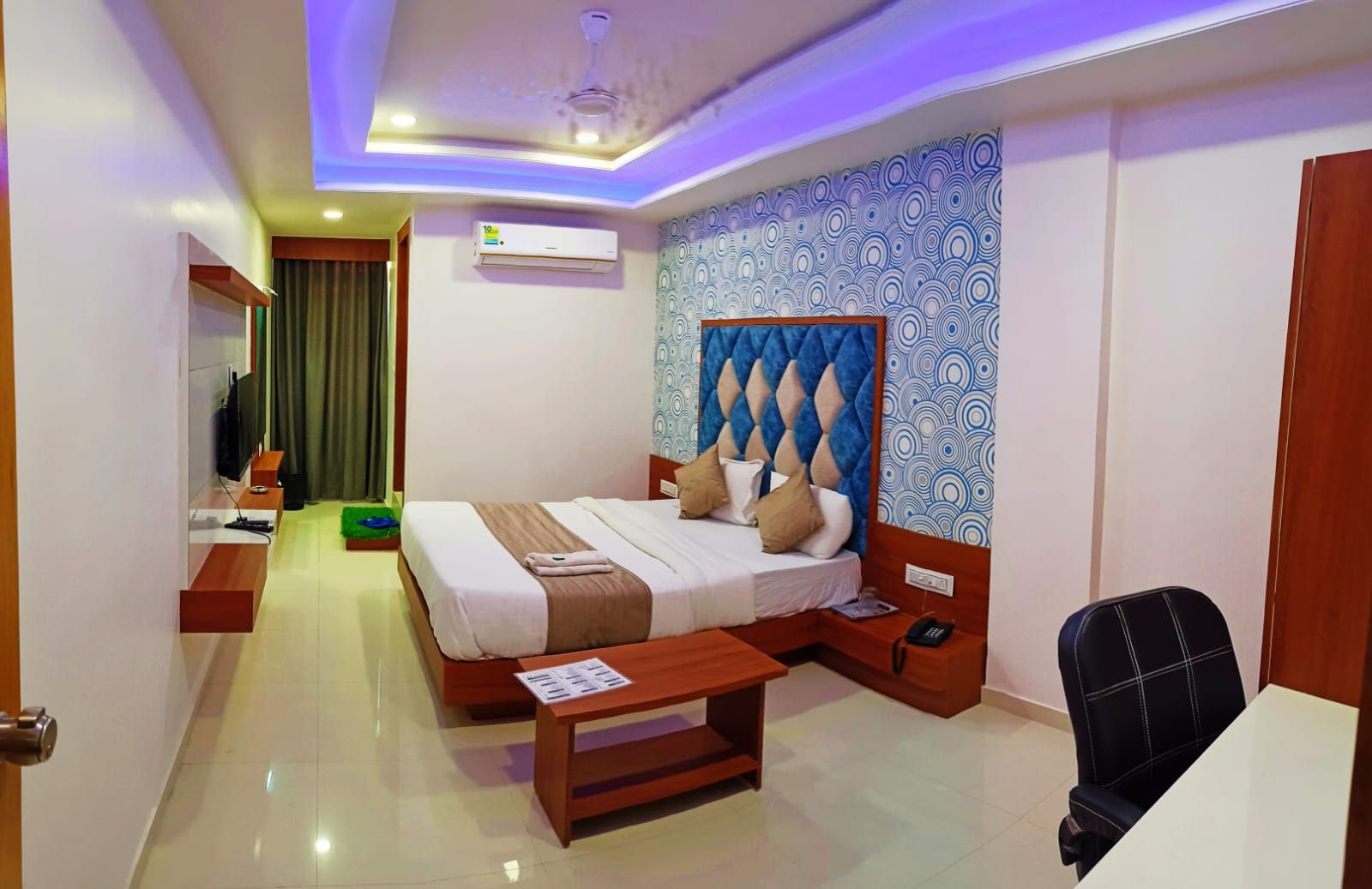  Hotel Green Leaf Deluxe AC Room 5