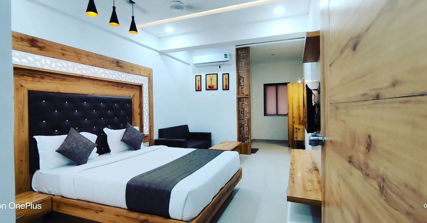  Hotel Green Leaf Deluxe AC Room 3