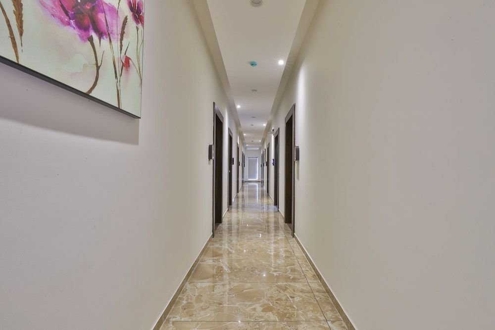 undefined Hotel SR Regency 5