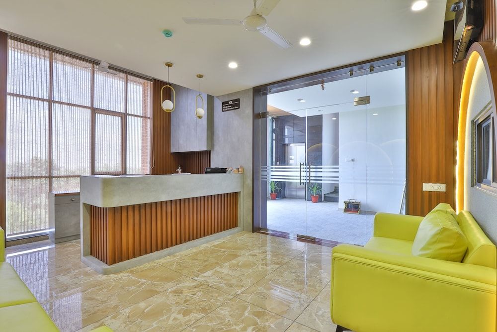 undefined Hotel SR Regency 3