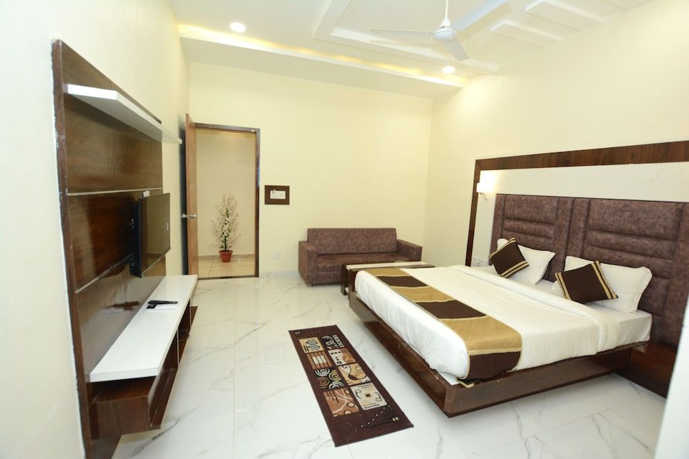Hotel Villa Inn Deluxe Double Room 6