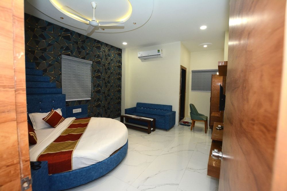 undefined Hotel Villa Inn 6