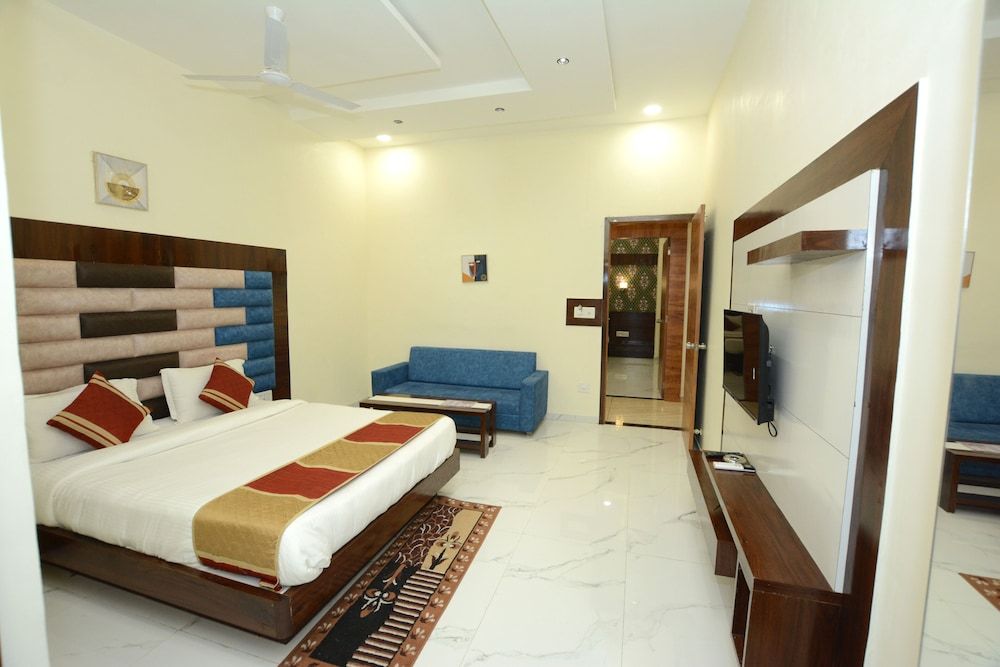 Hotel Villa Inn Deluxe Double Room 8