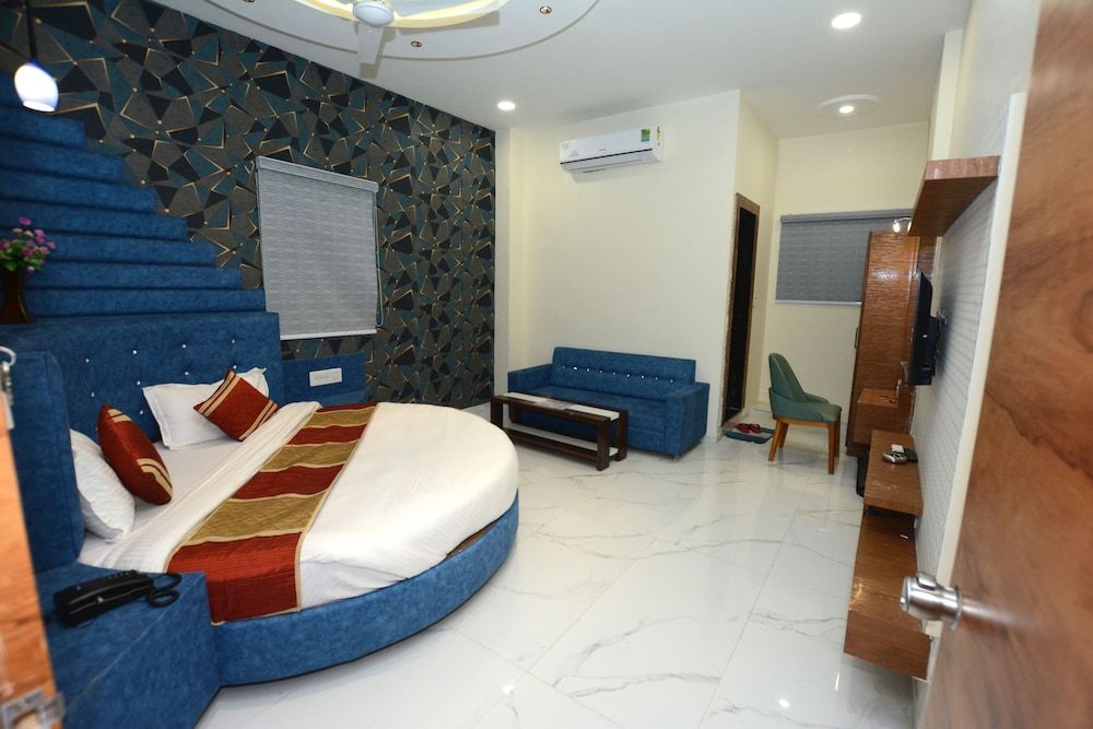 undefined Hotel Villa Inn 2