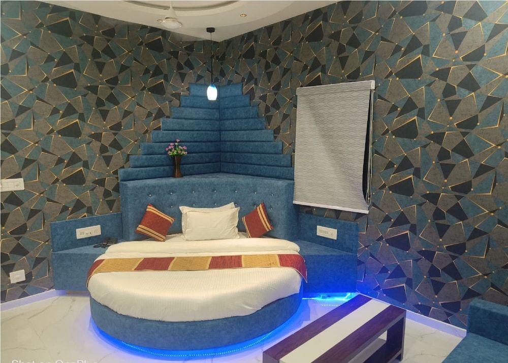 undefined Hotel Villa Inn 8