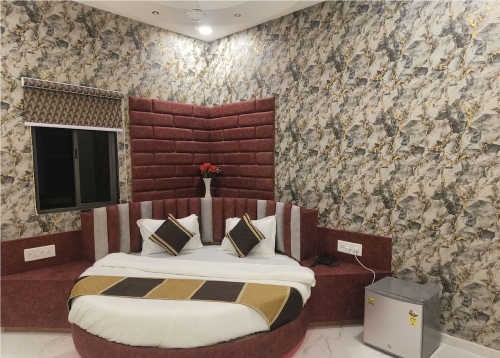 undefined Hotel Villa Inn 10