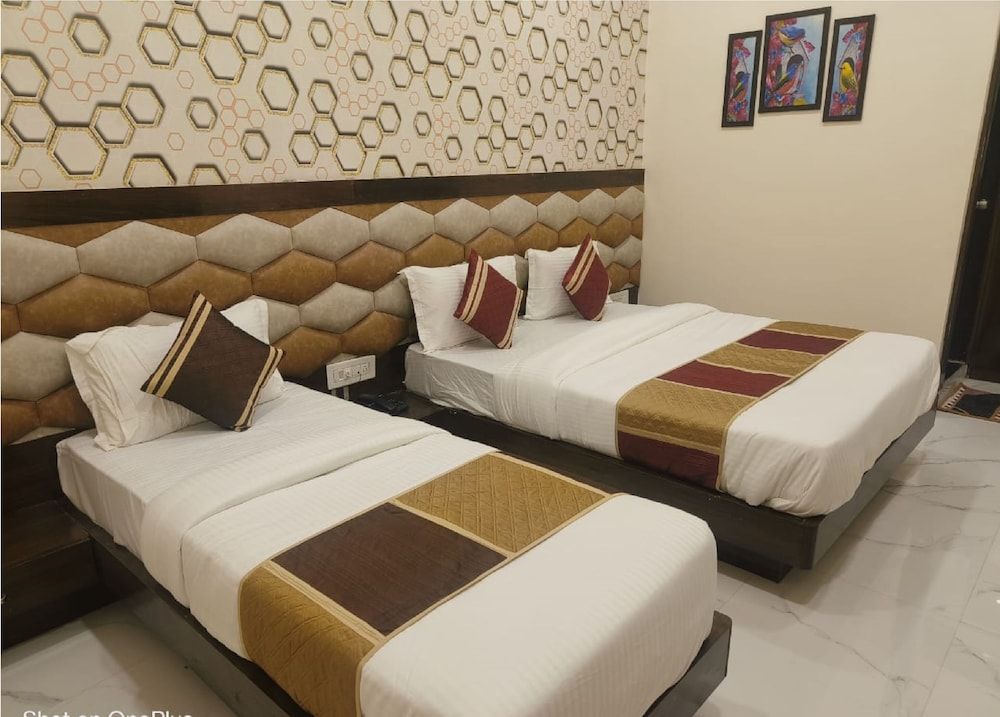 undefined Hotel Villa Inn 9