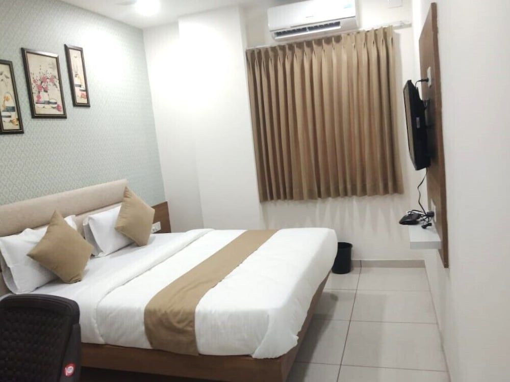 undefined Hotel M D Residency Anand 9