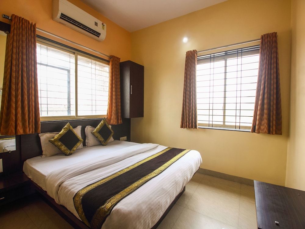 OYO 12355 Hotel New Jagdamba Lodging Double or Twin Room 6