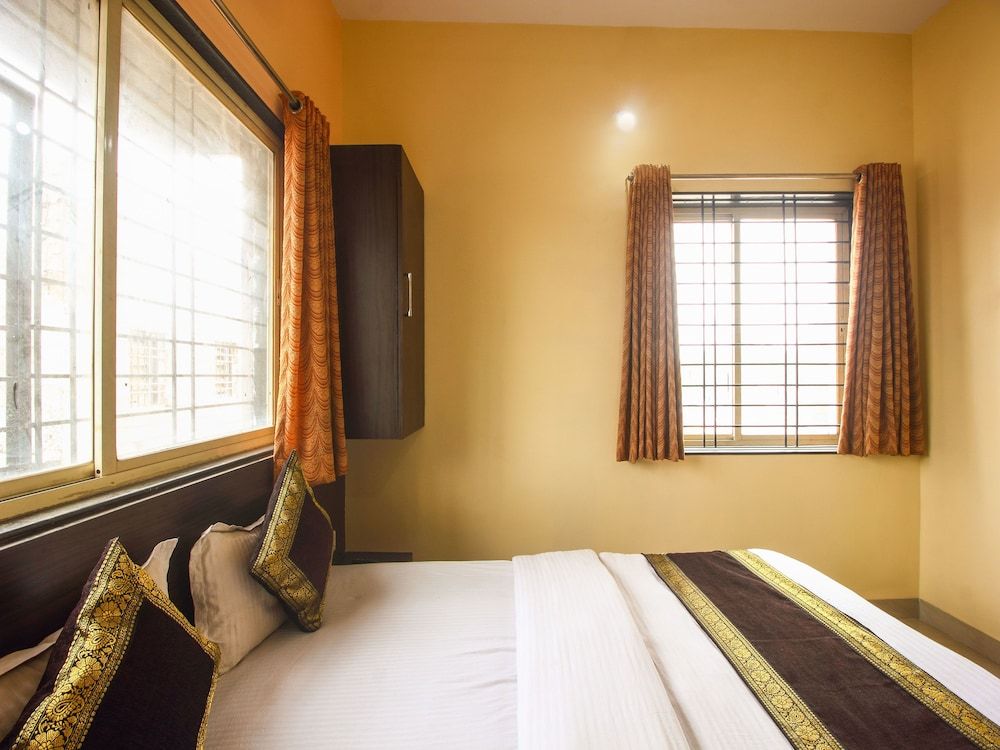 OYO 12355 Hotel New Jagdamba Lodging Double or Twin Room 8