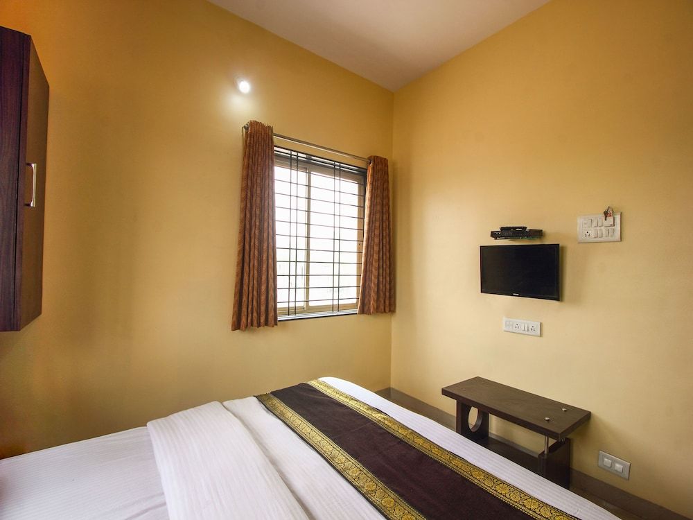 OYO 12355 Hotel New Jagdamba Lodging Double or Twin Room 13