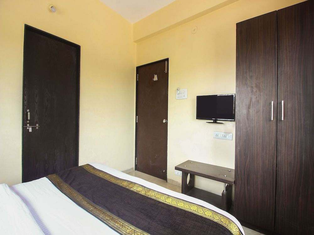 OYO 12355 Hotel New Jagdamba Lodging Double or Twin Room 10