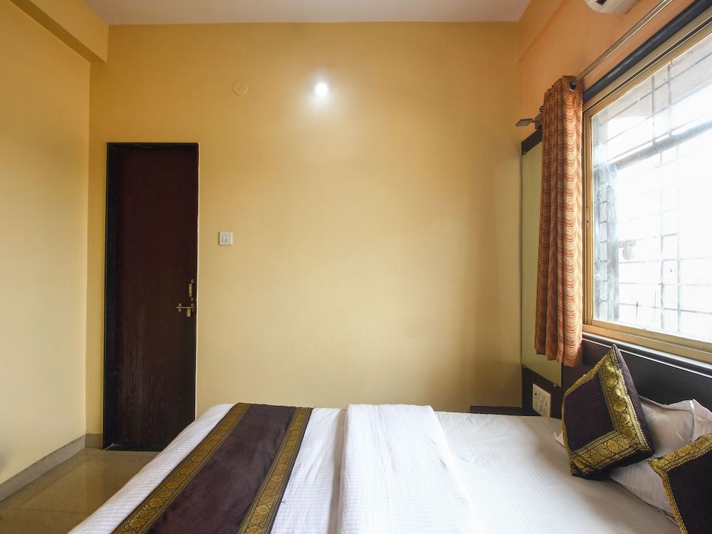 OYO 12355 Hotel New Jagdamba Lodging Double or Twin Room 11