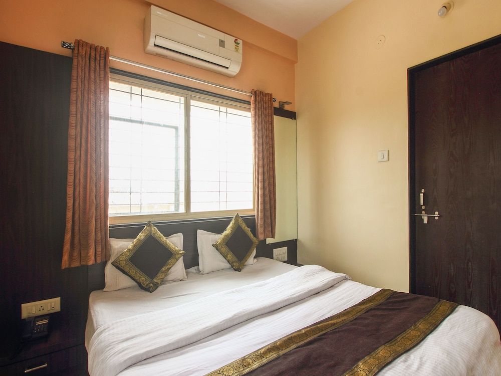 OYO 12355 Hotel New Jagdamba Lodging Double or Twin Room 12