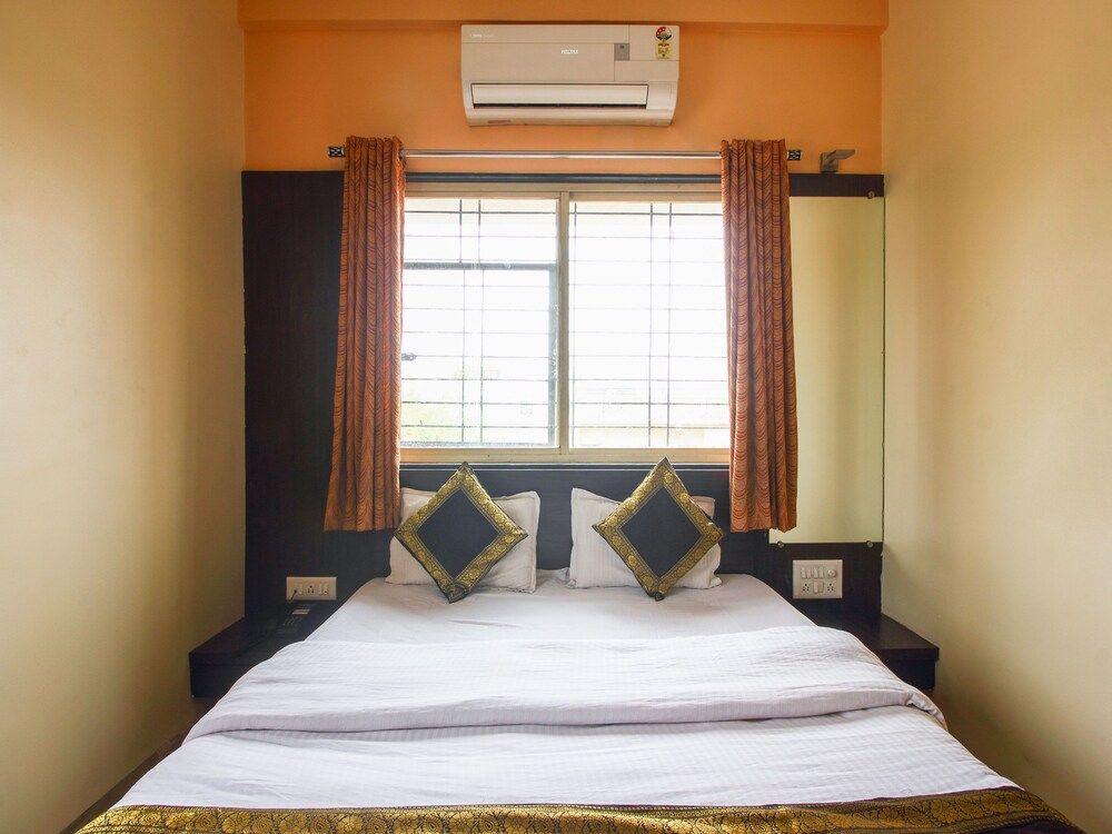 OYO 12355 Hotel New Jagdamba Lodging Double or Twin Room 9