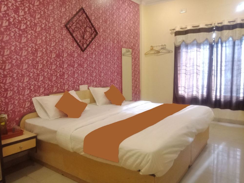 Hotel Galaxy Imperial Aurangabad Deluxe Double Room 2