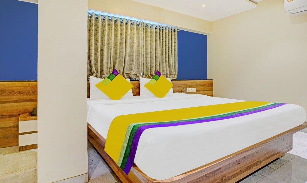 Itsy By Treebo - Radhika Ex Deluxe Double Room 4