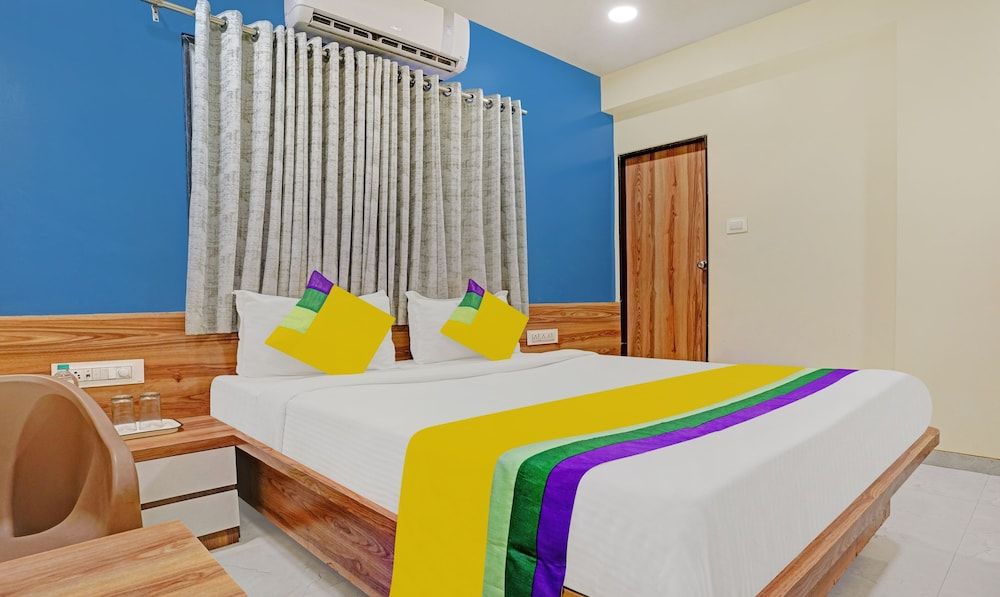 Itsy By Treebo - Radhika Ex Standard Double Room 5