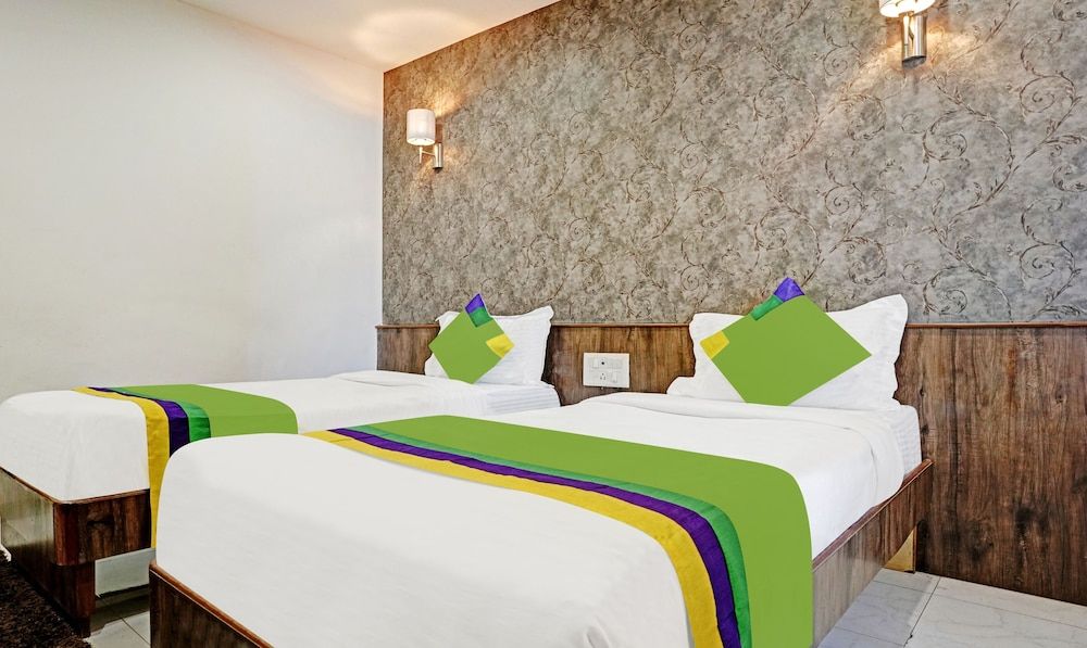 Treebo Varsha Palace Standard Double Room 6