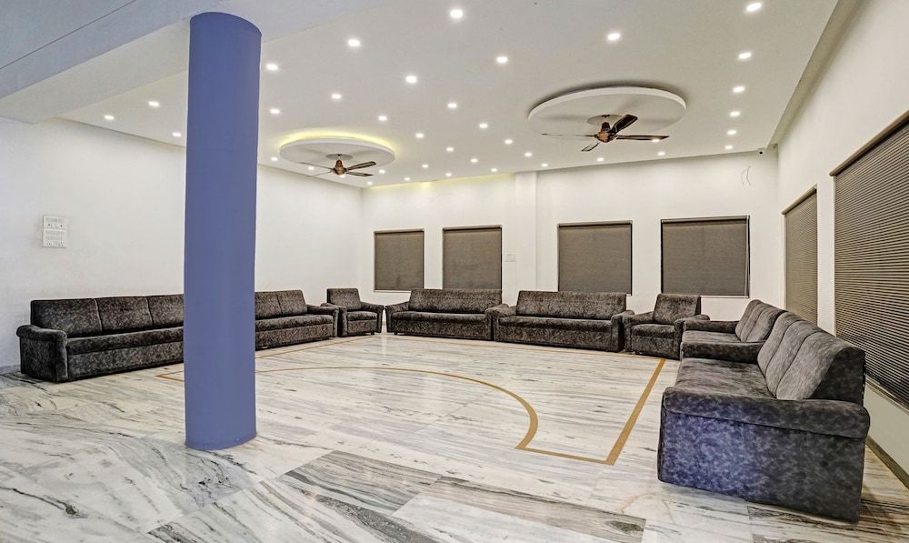 undefined Treebo Varsha Palace 3