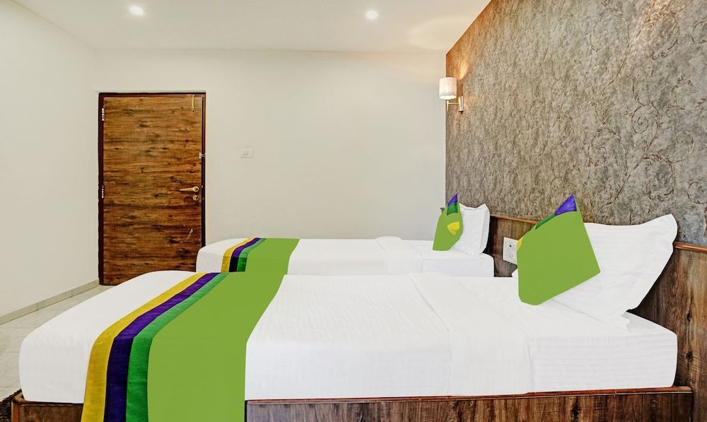 Treebo Varsha Palace Standard Double Room 7